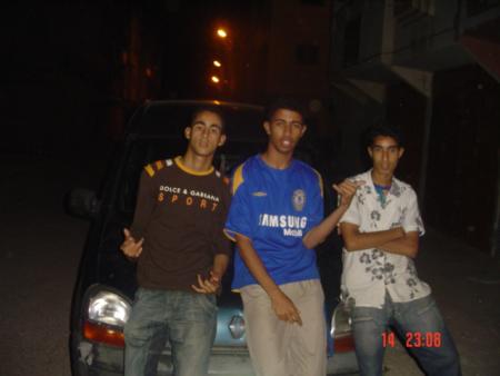 moi et amine et kamal devant une 